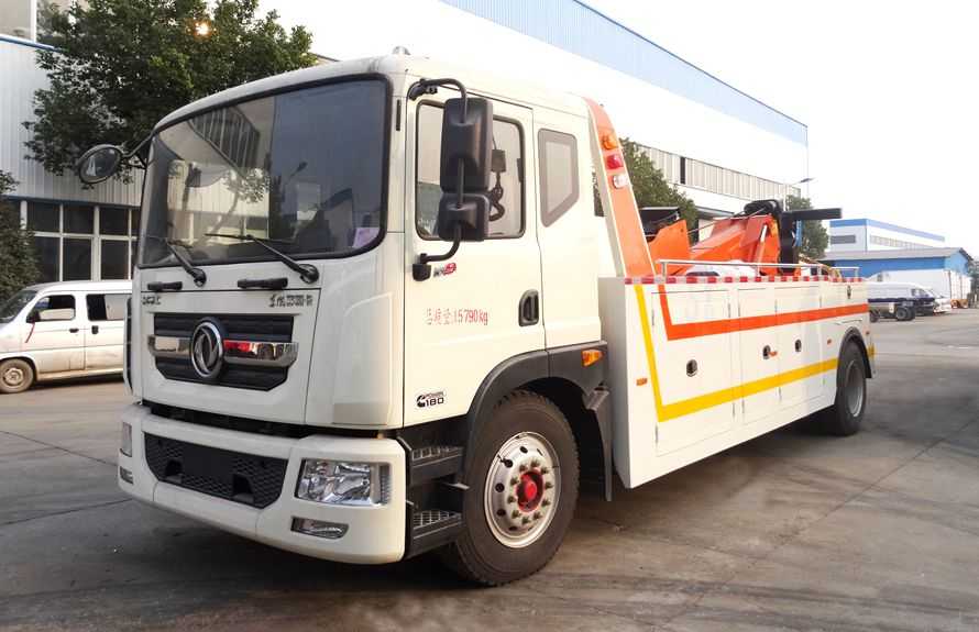 5.6米軸距東風(fēng)D9拖吊連體清障車(chē)