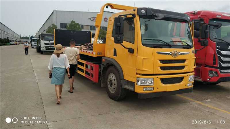 國(guó)六解放龍V黃牌一拖二清障車(chē)