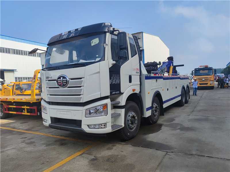國六解放前四后八拖吊聯(lián)體清障車